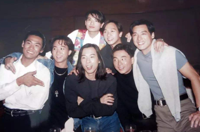 他曾不被谭松韵和黄家驹看好,结果却出人意料,成一代天王!