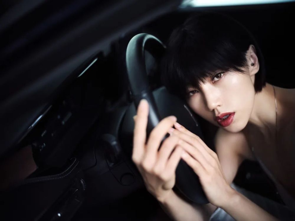 谢欣|谢欣，看见身体里涌动的诗