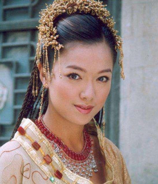 tvb港姐冠军小棠菜因病退出演艺圈如今成灵异栏目编辑