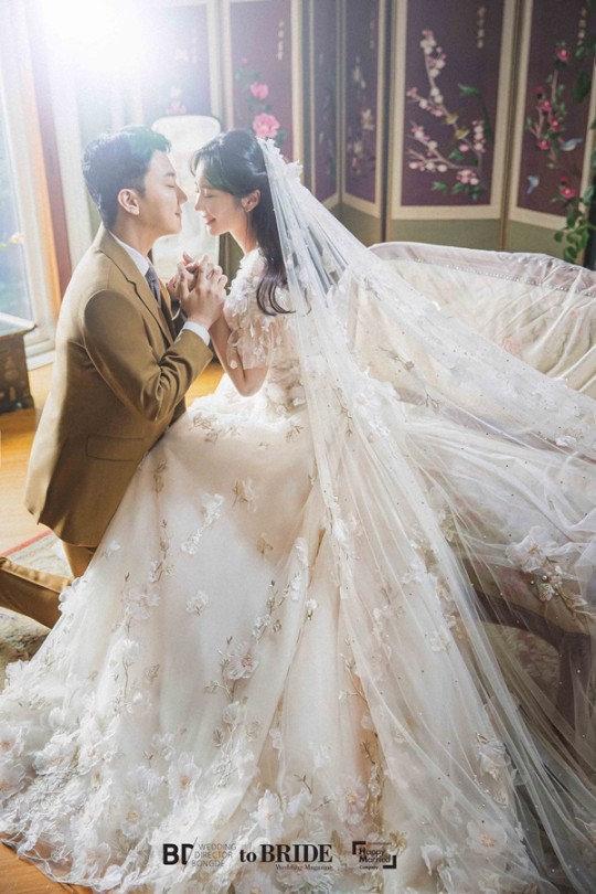 小苹果女主裴涩琪宣布结婚与小两岁男友筷子兄弟发文送祝福