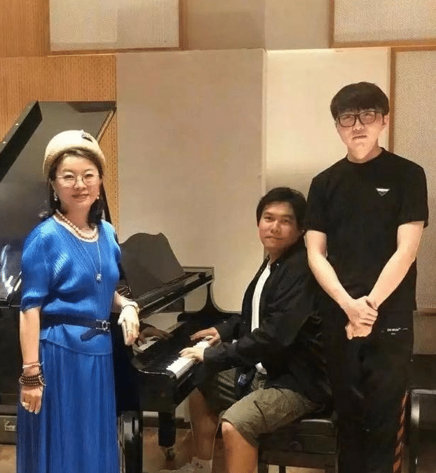 东北的绿化带都是大葱?哈哈哈哈没想到对大葱这么热爱