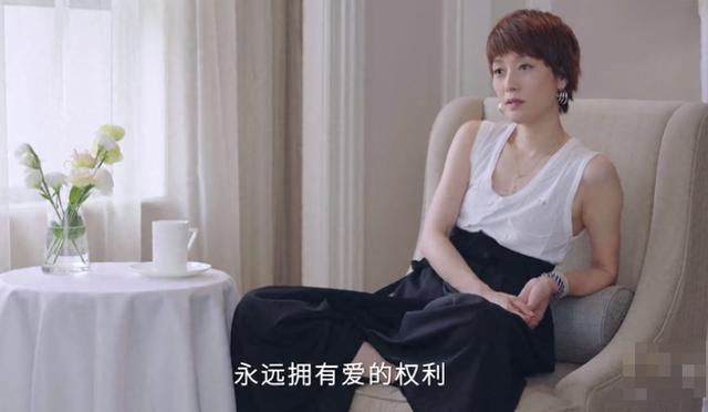 马伊琍|马伊琍首曝离婚后的状态：爬不起床，情绪崩溃，但仍相信爱情