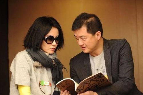 马伊琍|马伊琍首曝离婚后的状态：爬不起床，情绪崩溃，但仍相信爱情