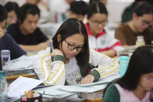 中小学生|北京教委通知：帮助中小学生“适应”学校生活，家长却表示担忧