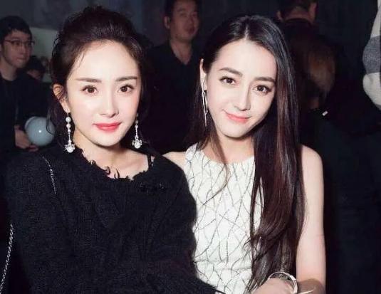 杨紫|同一镜头下的多位女明星媲美：杨紫胖得没脖子，郑爽脸僵状态差