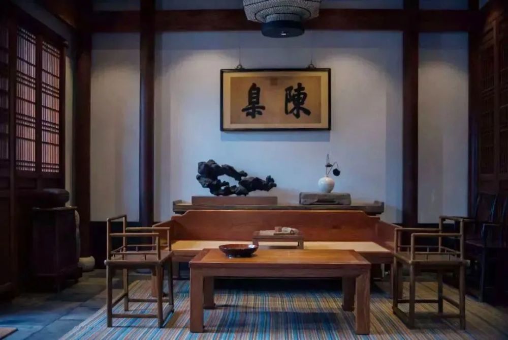 韩熙载夜宴图|何为罗汉床？罗汉床的由来与渊源揭秘