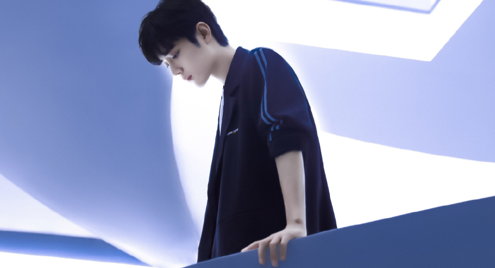 易烊千玺|福布斯2020名人榜，易烊千玺登顶王一博上升62位冲到第9，肖战太遗憾