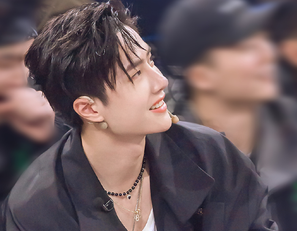 易烊千玺|福布斯2020名人榜，易烊千玺登顶王一博上升62位冲到第9，肖战太遗憾