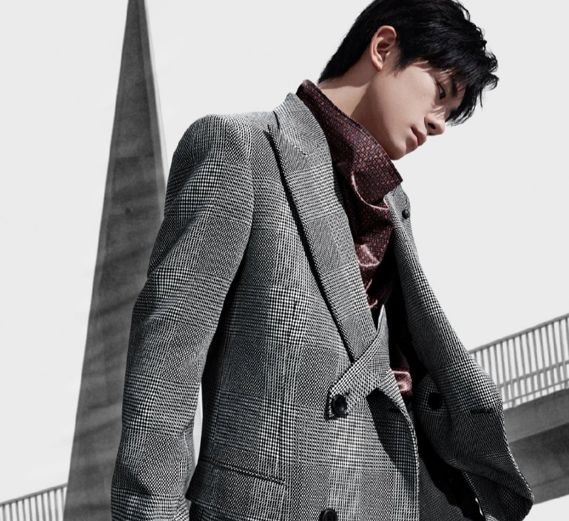 易烊千玺|福布斯2020名人榜，易烊千玺登顶王一博上升62位冲到第9，肖战太遗憾