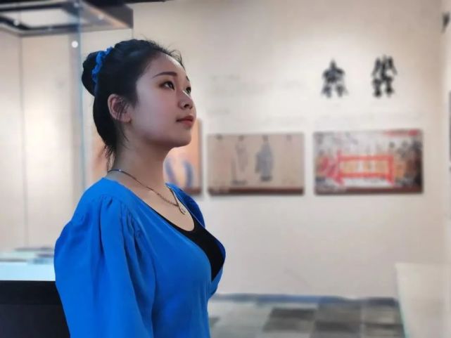 秦观词以婉约诗意见长,秦初象二胡曲以行云流水般的悠扬与动听引人入