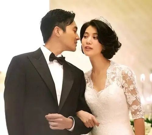 袁咏仪|蔡少芬袁咏仪王祖贤和杨钰莹，细数那些和富商纠缠不清的绝色女神