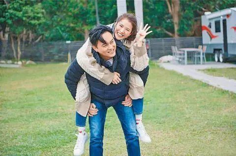 袁咏仪|蔡少芬袁咏仪王祖贤和杨钰莹，细数那些和富商纠缠不清的绝色女神