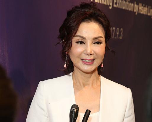 她是"小婉君",因王祖贤沦为豪门弃妇,离婚后靠自己成为豪门