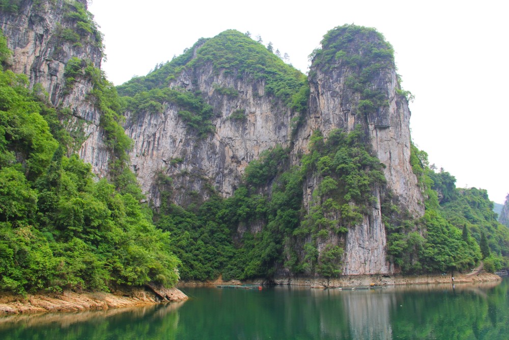 山川在贵州有着自己的个性,下舞阳河景区则把峡谷绿水的精华囊括手中