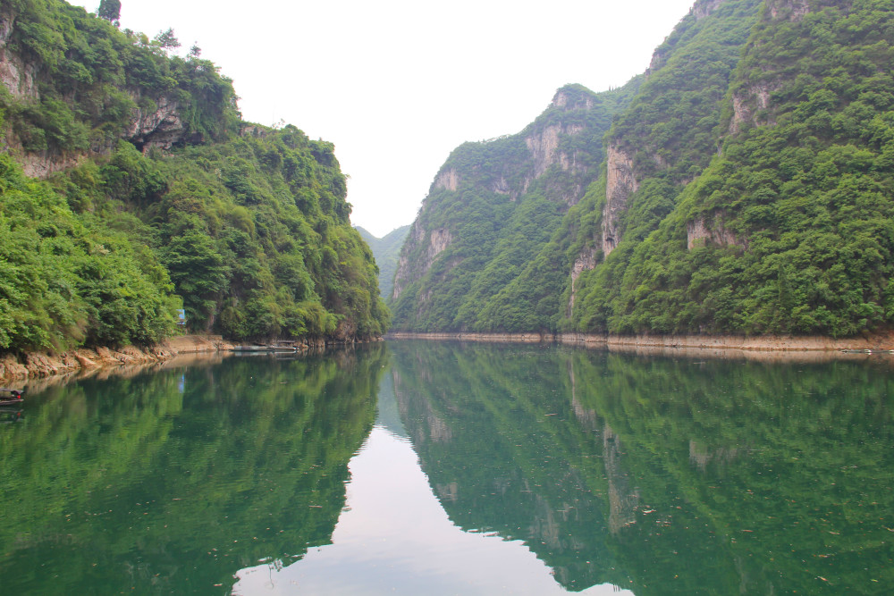 多彩貴州苗嶺國家森林公園下舞陽河風景區看奇峰夾綠水孔雀開屏峰