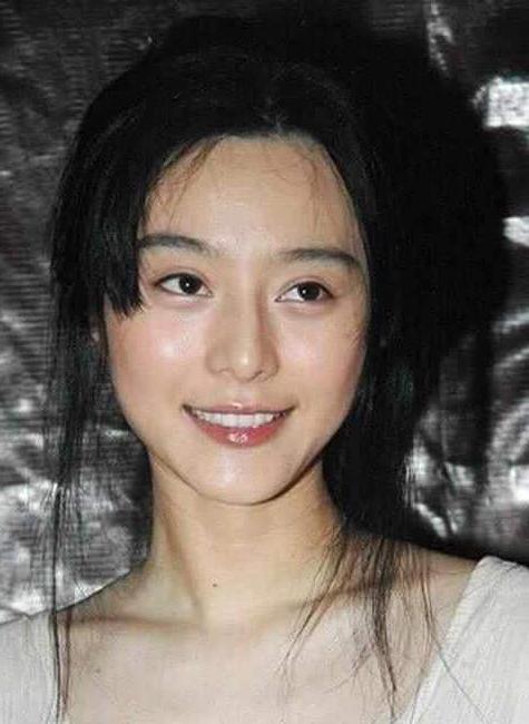 范冰冰跌出福布斯,千玺登榜首!前者曾蝉联冠军6年,14年收入约12亿
