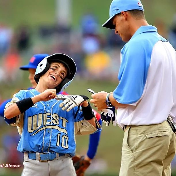 一位大联盟的球员克莱-贝林杰(clay bellinger)其实得益于他的老爸