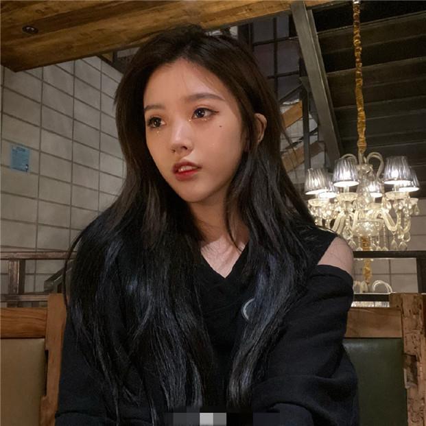 这位网红就是某音拥有3256w粉丝的彭十六,当时她和王传捷以及李晶之间