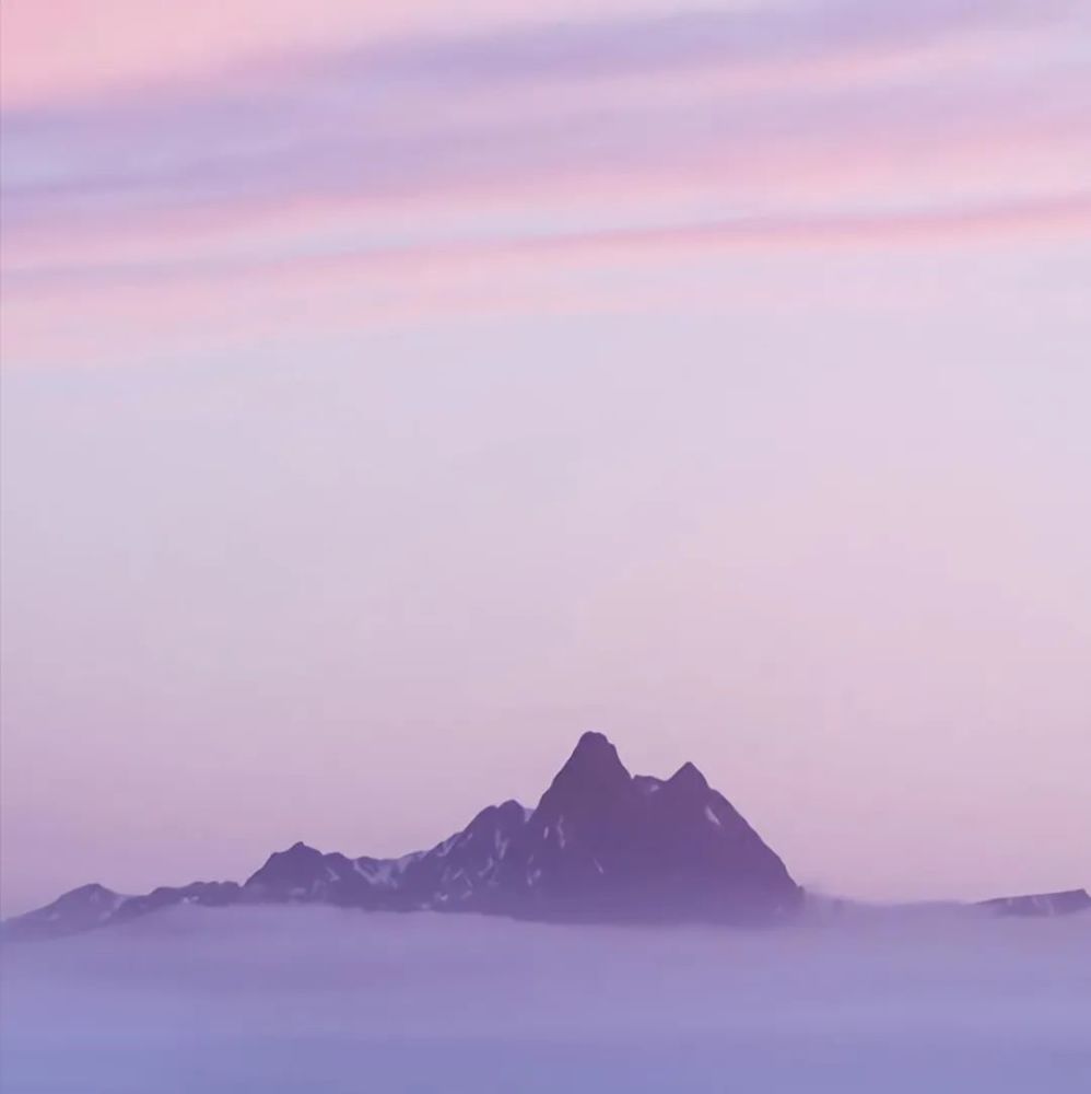 背景图 云层深处售卖的紫色的温柔叭 腾讯新闻