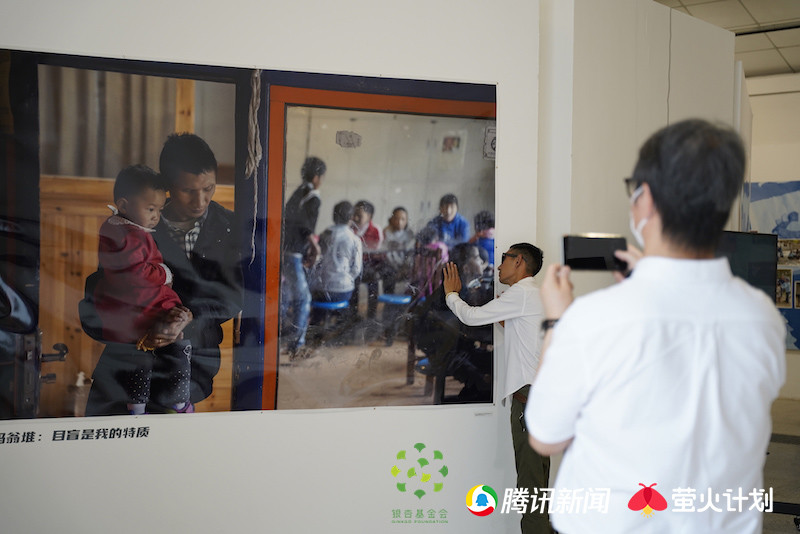 拯救出狱少年 收养玉树地震孤儿 他用相机记录这些 非凡普通人 腾讯新闻