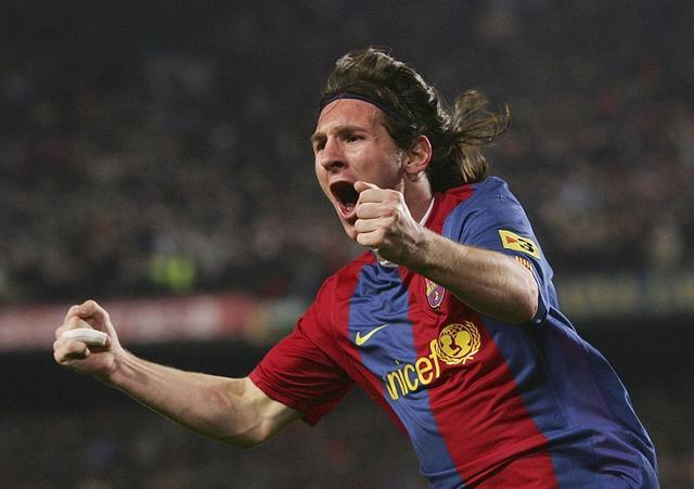 梅西不如蒂亚戈曼联传奇看衰梅西转会曼城极力推崇死敌