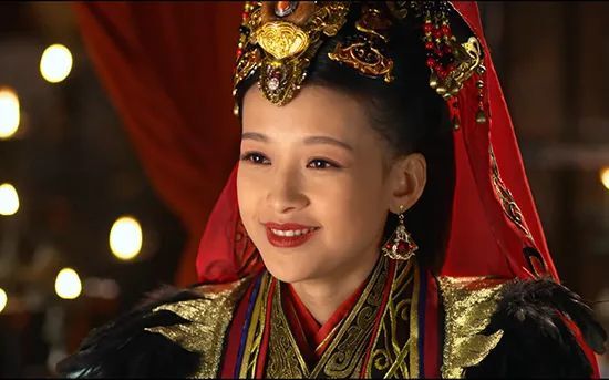 袁冰妍|“低配版赵丽颖”逆袭甜宠女主，却被全网嘲成万年丫鬟脸？