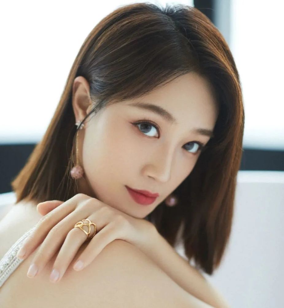 袁冰妍|“低配版赵丽颖”逆袭甜宠女主，却被全网嘲成万年丫鬟脸？