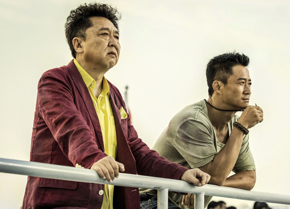 欧豪|欧豪主演票房突破100亿！《八佰》有两点超越了《战狼2》