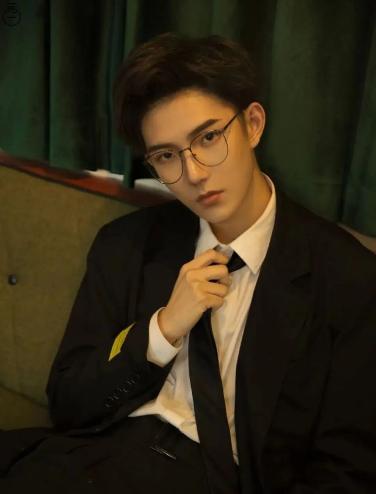 抖音|抖音宋威龙和厦大校草双双翻车？摘下滤镜，照骗团伙阵容日益壮大…