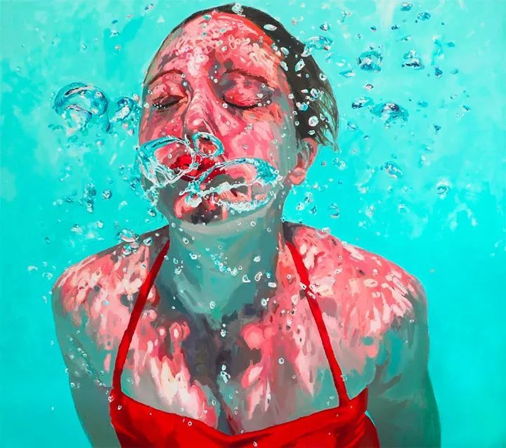 画家|波光粼粼，超写实画家首次透露，为什么偏爱画水下游泳的女孩
