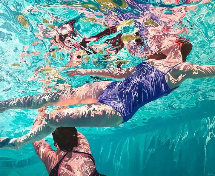 画家|波光粼粼，超写实画家首次透露，为什么偏爱画水下游泳的女孩