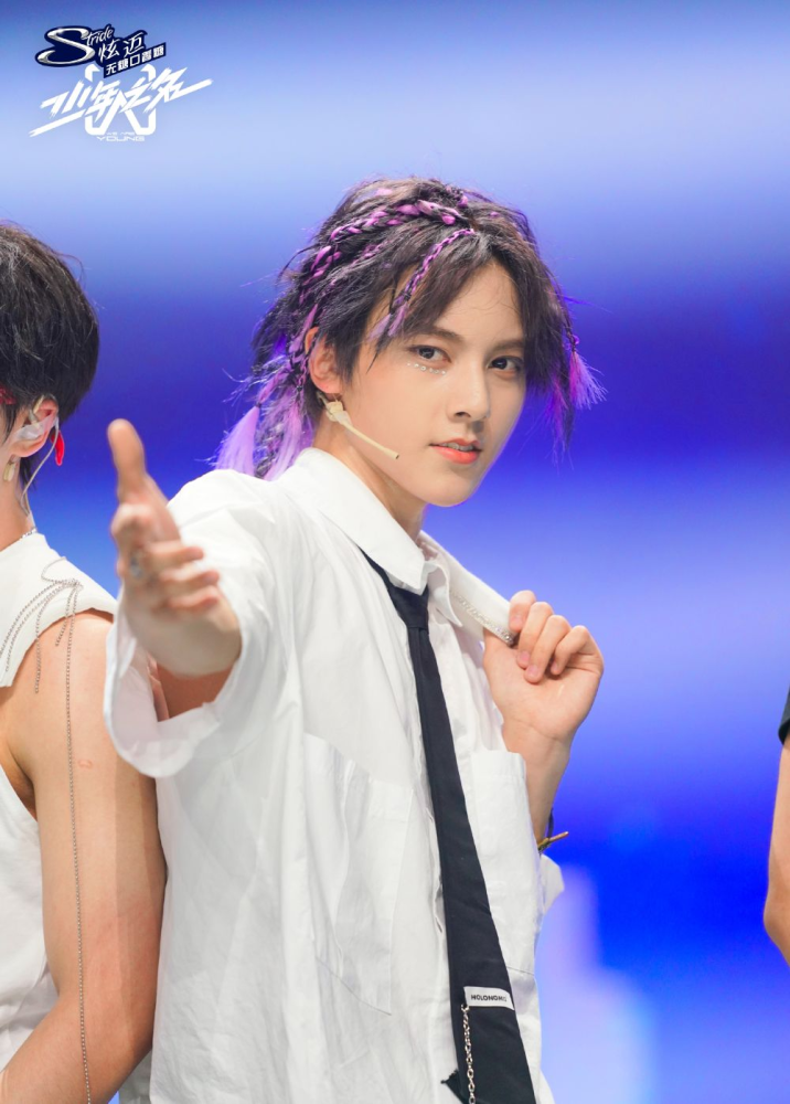 少年之名|《少年之名》决赛李希侃C位不稳，胡文煊林陌改写遗憾？出道即失业