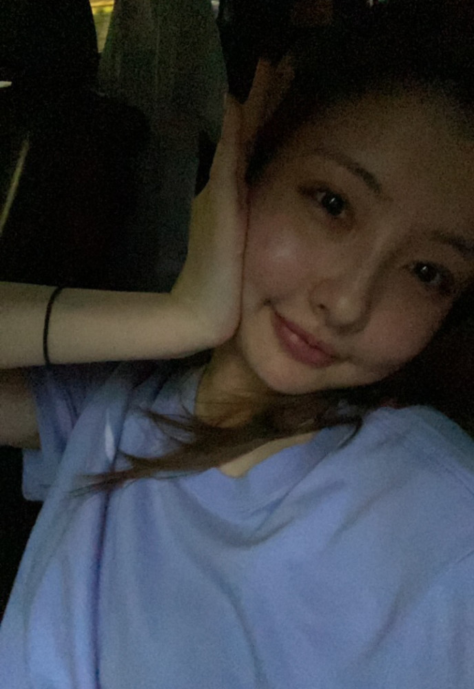 王思聪|王思聪前女友豆得晒素颜照，面部肿胀发福判若两人，苹果肌超夸张