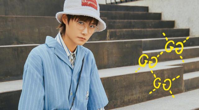 张靓颖|张靓颖李宇春出道15周年！两人间的火花不如说是两节目的对战