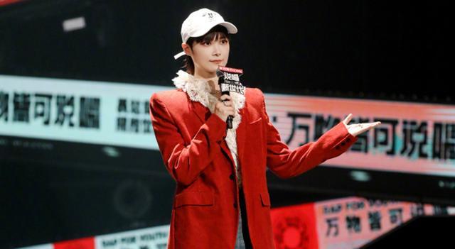 张靓颖|张靓颖李宇春出道15周年！两人间的火花不如说是两节目的对战