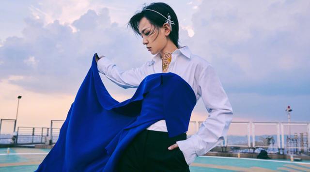 张靓颖|张靓颖李宇春出道15周年！两人间的火花不如说是两节目的对战