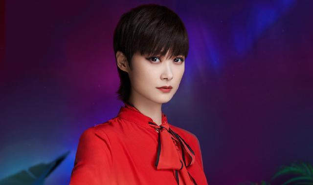 张靓颖|张靓颖李宇春出道15周年！两人间的火花不如说是两节目的对战