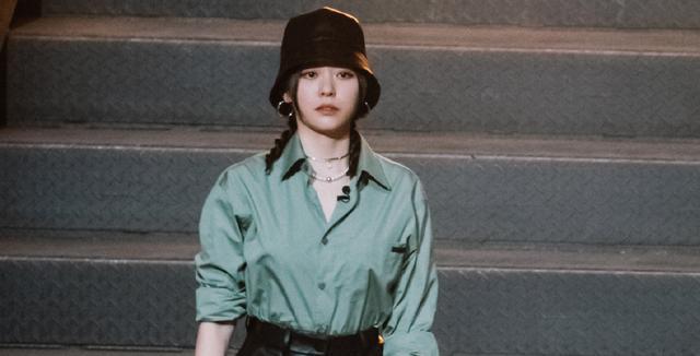 张靓颖|张靓颖李宇春出道15周年！两人间的火花不如说是两节目的对战