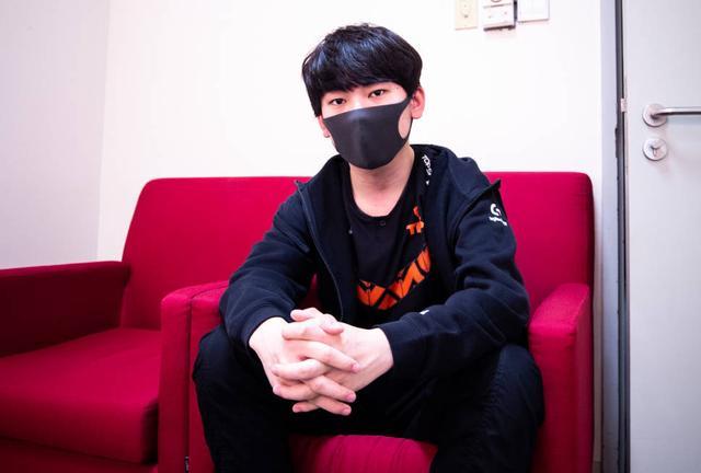 夺冠后tes左手发泪目照片阿水深夜回应太感人粉丝看完心疼