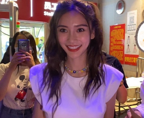 angelababy|Baby录制“快本”生图曝光，身材凹凸有致，但脸怎么变长了