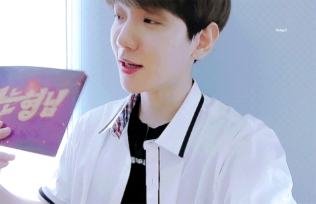 现在是2020年没错吧?穿上认哥校服秒变高中生的边伯贤