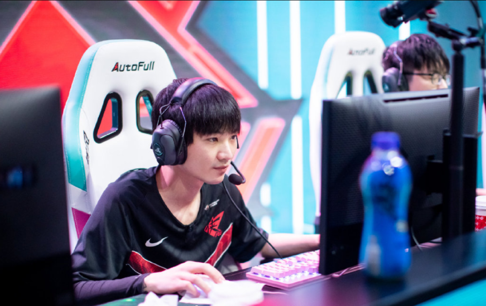 haro被lpl官方开除haro女友哭诉haro偷吃现已分手