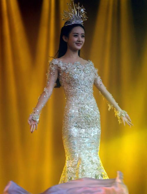 金鹰女神颜值比拼,无论是赵丽颖还是热巴,颜值都输给了第一届