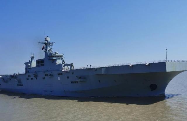 对此,8月27日下午,国防部发言人吴谦作出正面回应,称075型两栖攻击舰