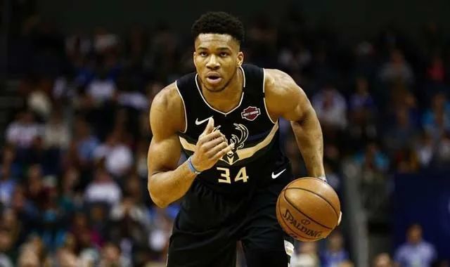 一夜醒来 Nba又不罢赛了 乔丹起关键性作用 他改变了詹姆斯 腾讯新闻