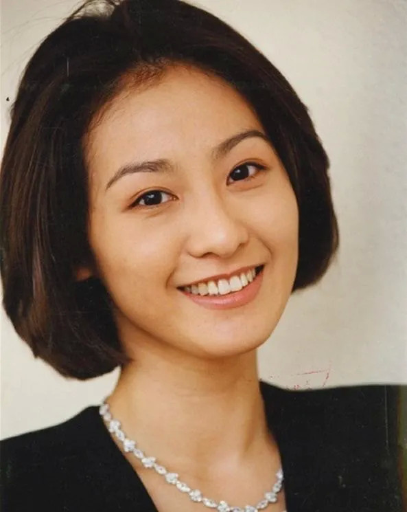 李美妍李美妍就是《请回答1988》里的中年德善,童星出道,算是韩国很有