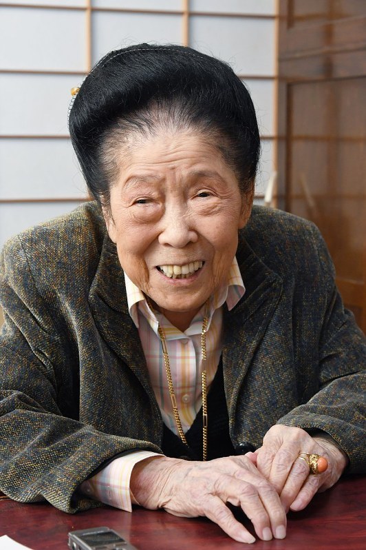 日本泰斗级女演员去世16岁初登台到97岁仍坚持演出一生都献给了艺术