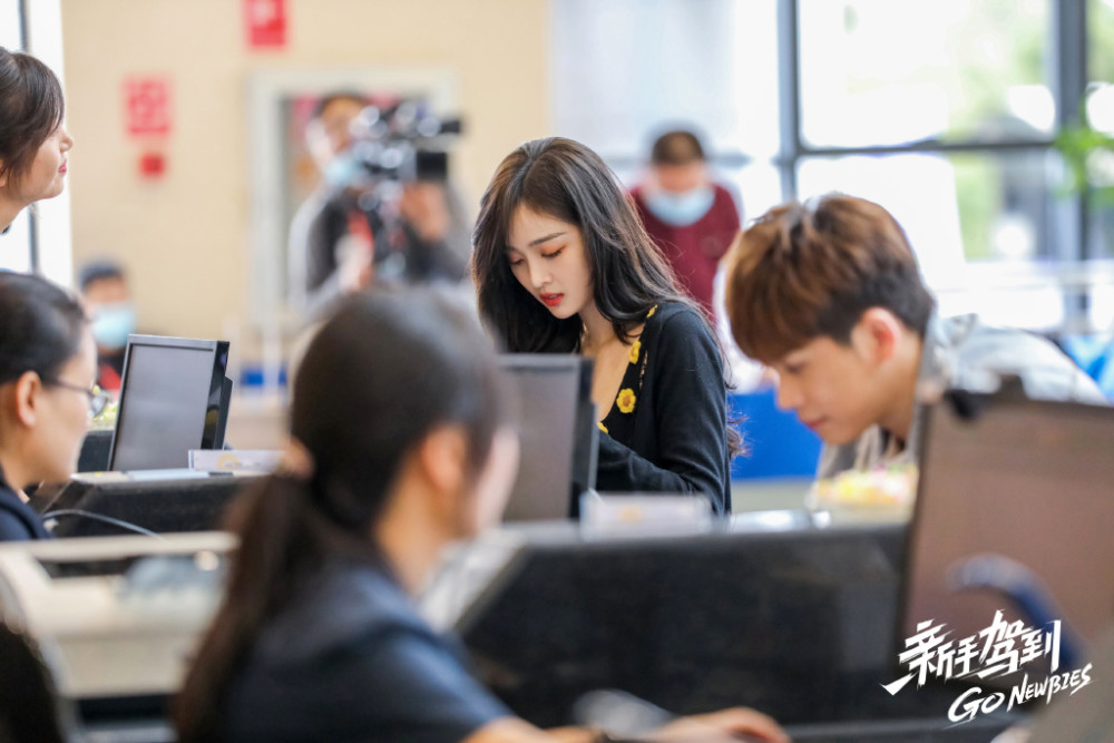 吴宣仪|小鬼练车睡着，别再黑吴宣仪了，考6次科目一的原因找到了