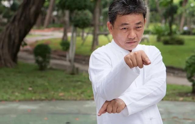 螳螂拳历史螳螂拳诞生于明末清初时期,由山东栖霞人王朗所创.