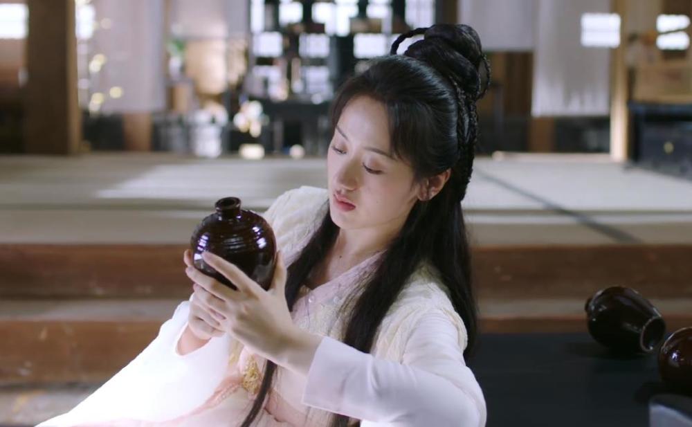 琉璃美人煞|琉璃美人煞：昊辰偷袭司凤，被司凤以镇狱神刀重创，结局被战神断臂